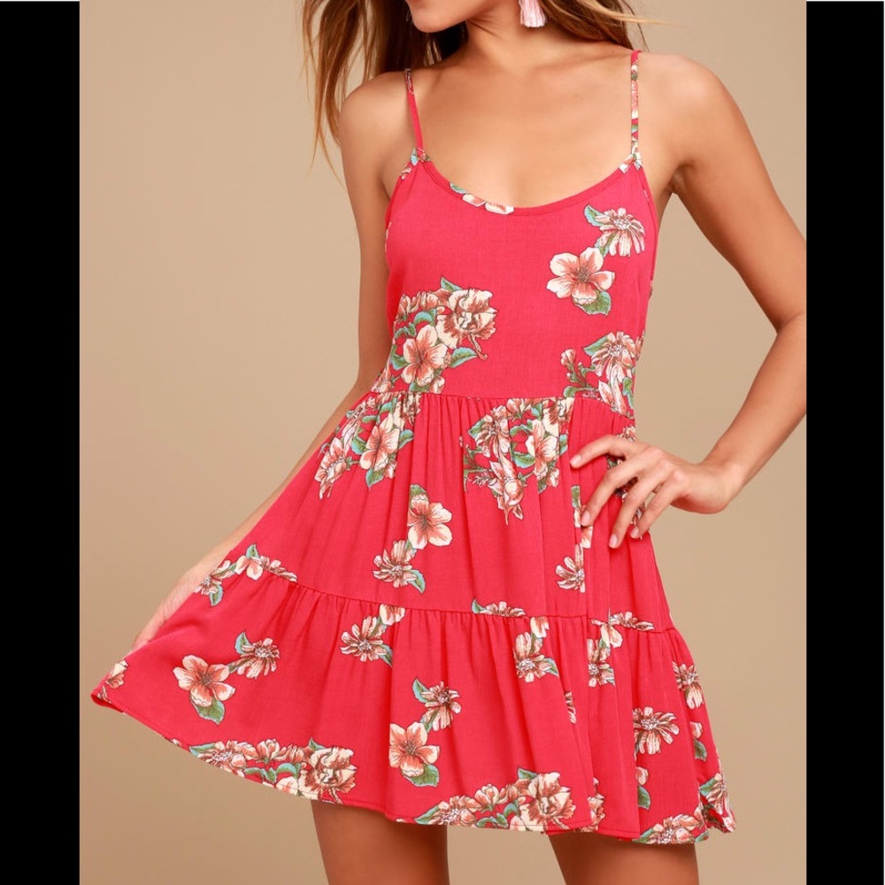 NWT Lulu’s Red Floral Print Lace-Up Dress